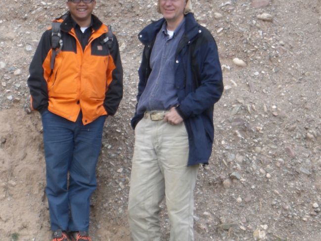  2006:09:09 00:47:24   Haergai Pit - Paul and Xu Hi in fluvial gravel pit - photo 1.jpg